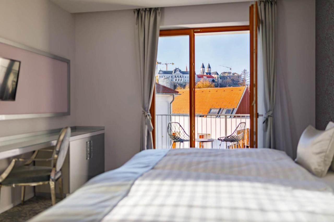 Hotel Historia Malomkert Veszprem Luaran gambar