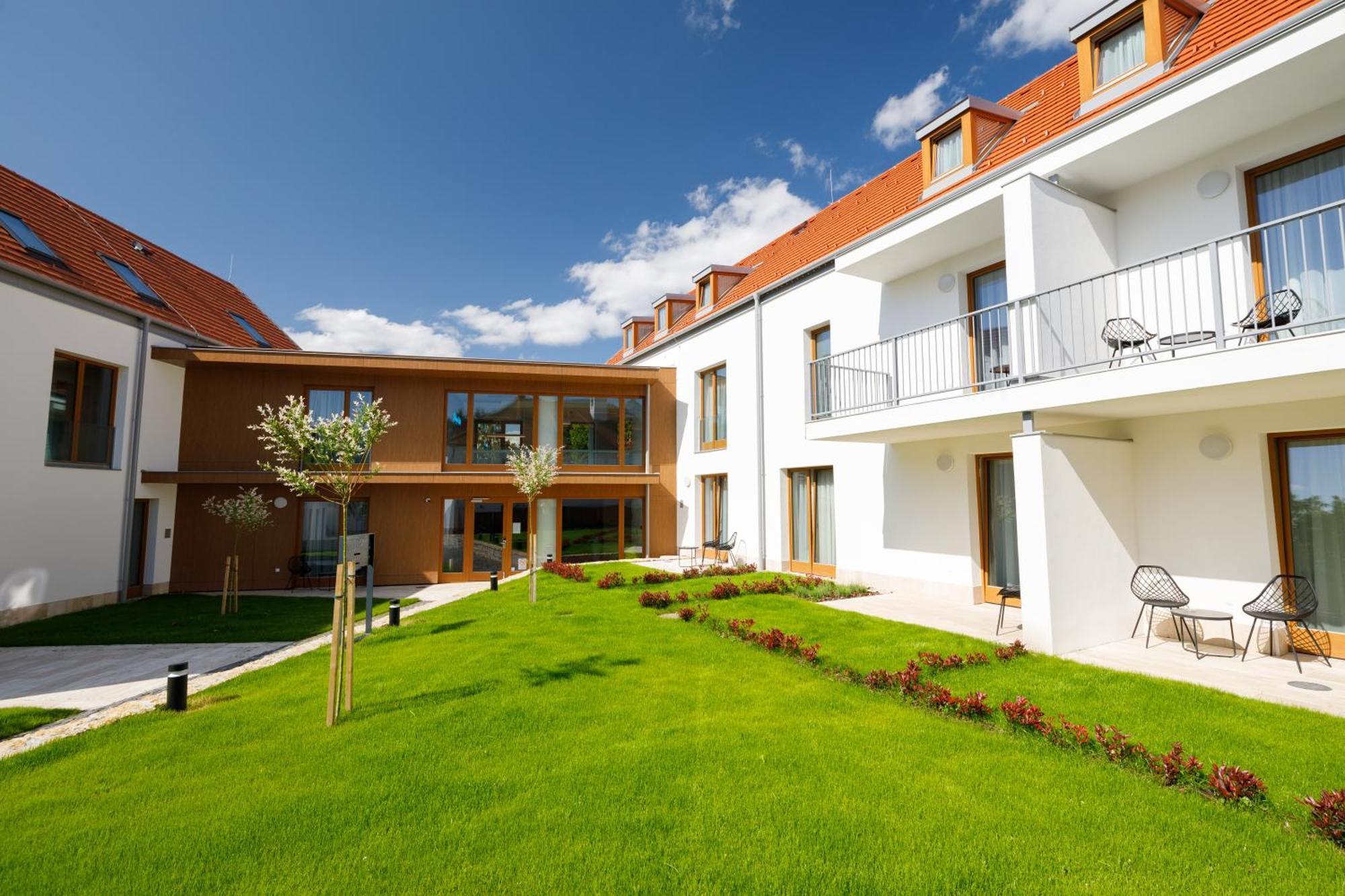 Hotel Historia Malomkert Veszprem Luaran gambar