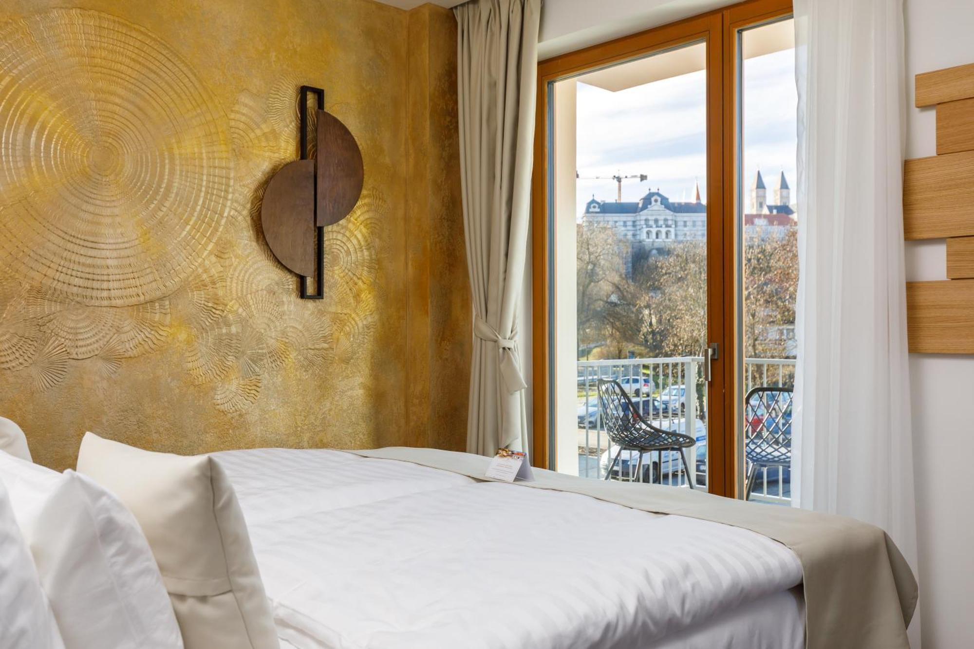 Hotel Historia Malomkert Veszprem Luaran gambar