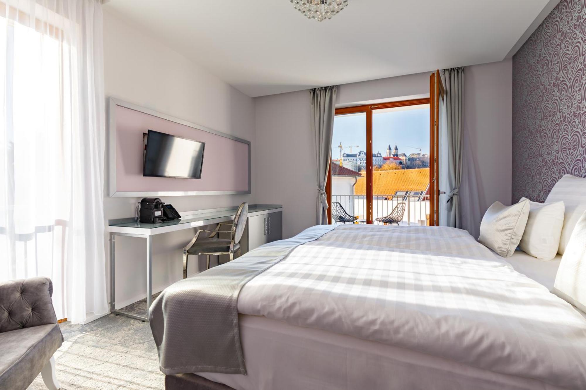 Hotel Historia Malomkert Veszprem Luaran gambar